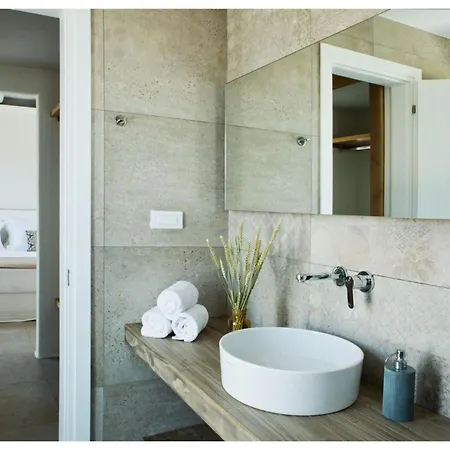 Elegant Mykonos White Satin Private Gym 4 Bedrooms Sea View טורלוס