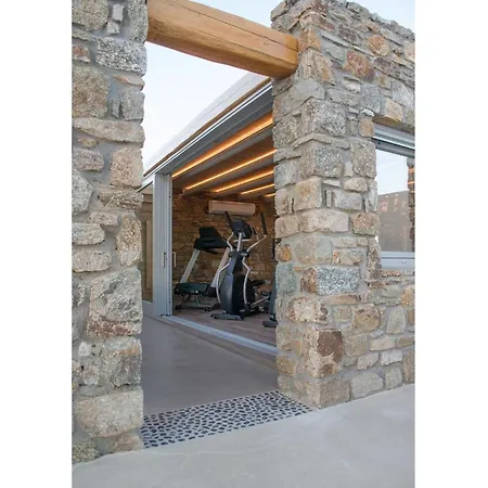 Elegant Mykonos White Satin Private Gym 4 Bedrooms Sea View טורלוס